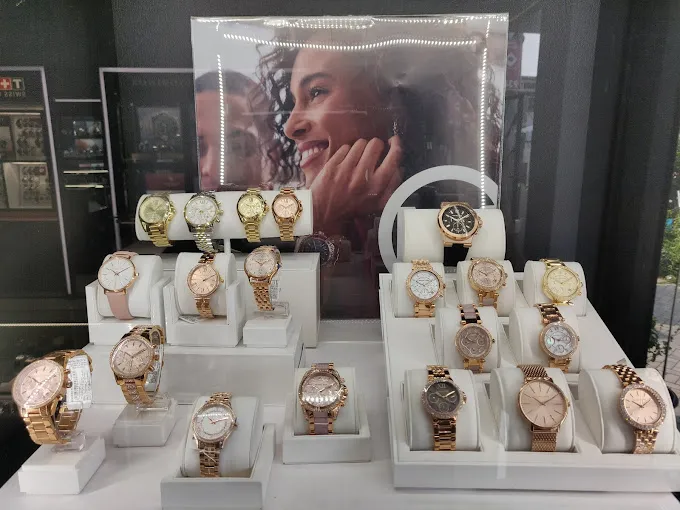 Helios Watch Store - By Titan
